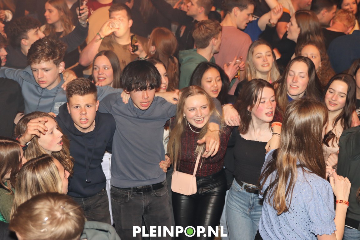 V R I J D A G     (132)